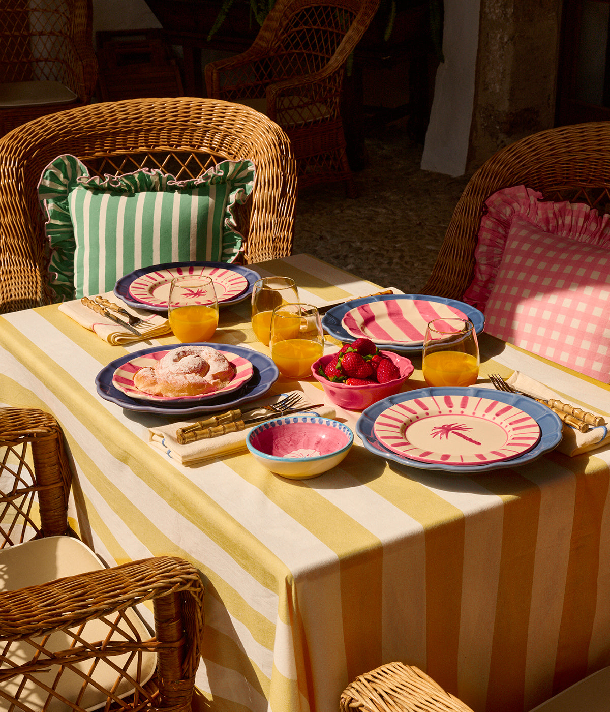 Cannes Dinner plate - Dark pink 28 cm