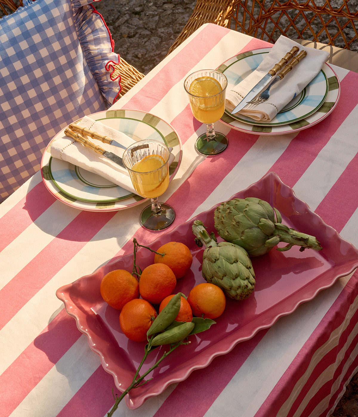 Frill servingsfat - Mörkrosa 45x26 cm