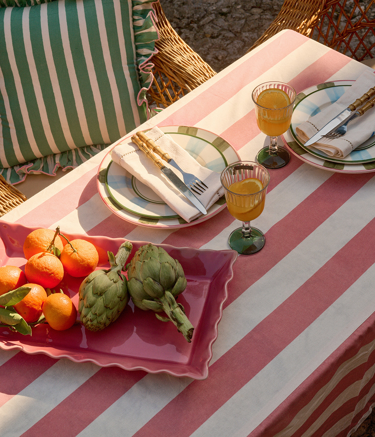 Frill servingsfat - Mörkrosa 45x26 cm