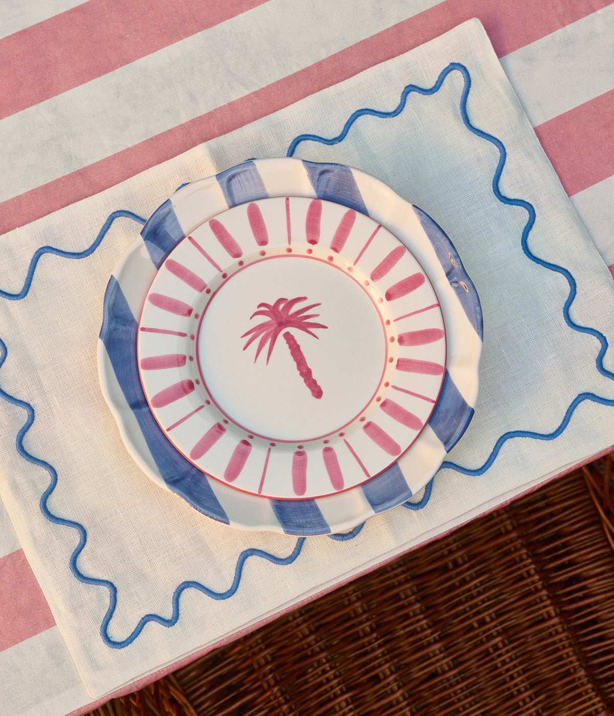 Cannes tallrik - Mörkrosa 28 cm