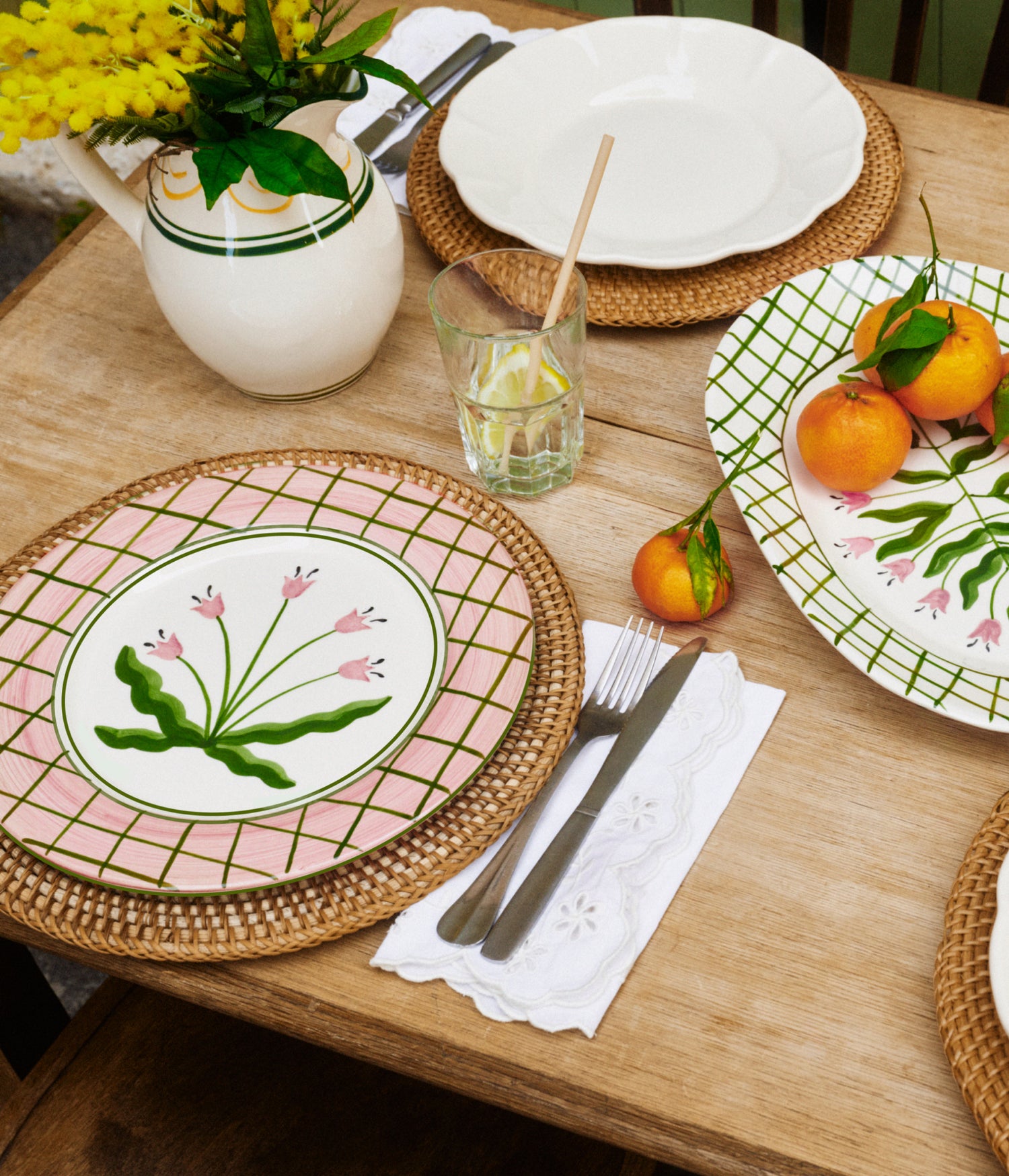 Madelen Möllard Tulip Dinner plate - Pink 28 cm