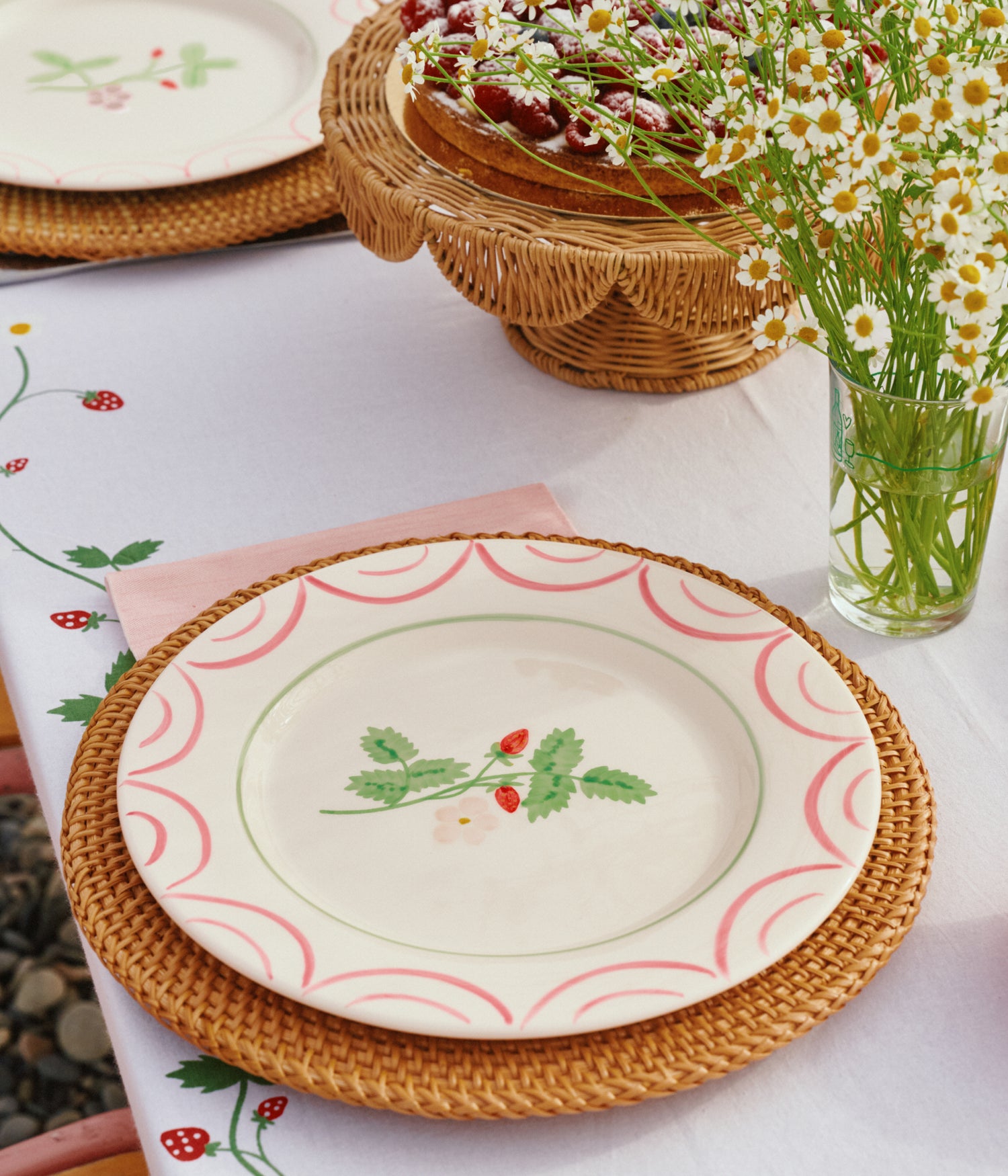 Cottage flower Wild Strawberry Dinner plate - Red 28cm