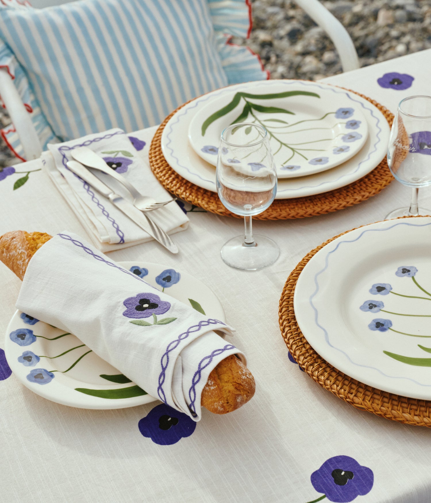 Madelen Möllard Pansy Salad plate - Blue 22 cm