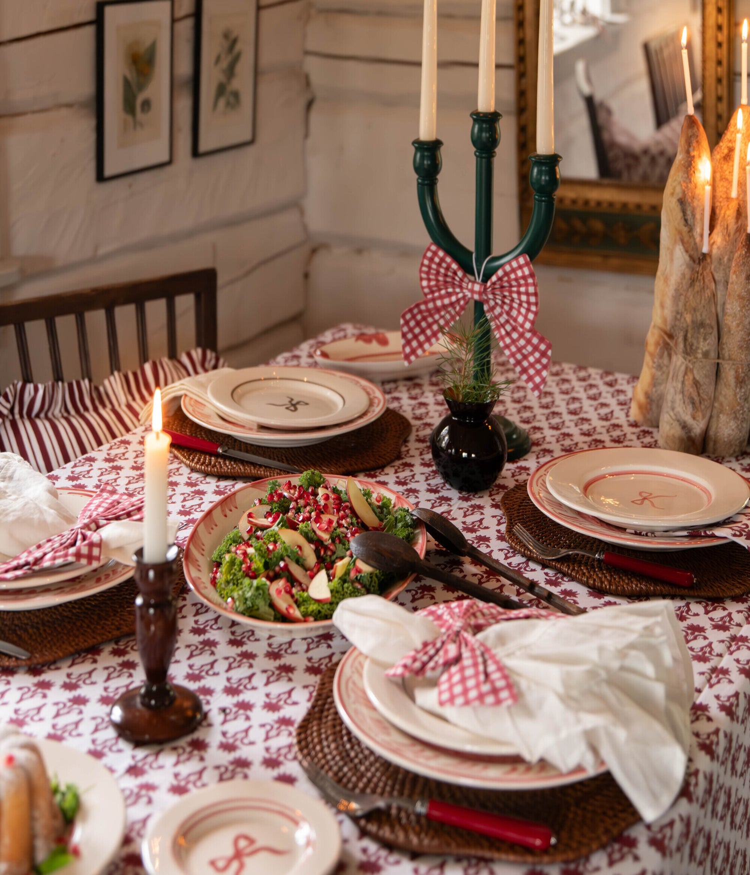 Bow Assiett - Mörkrosa 22 cm