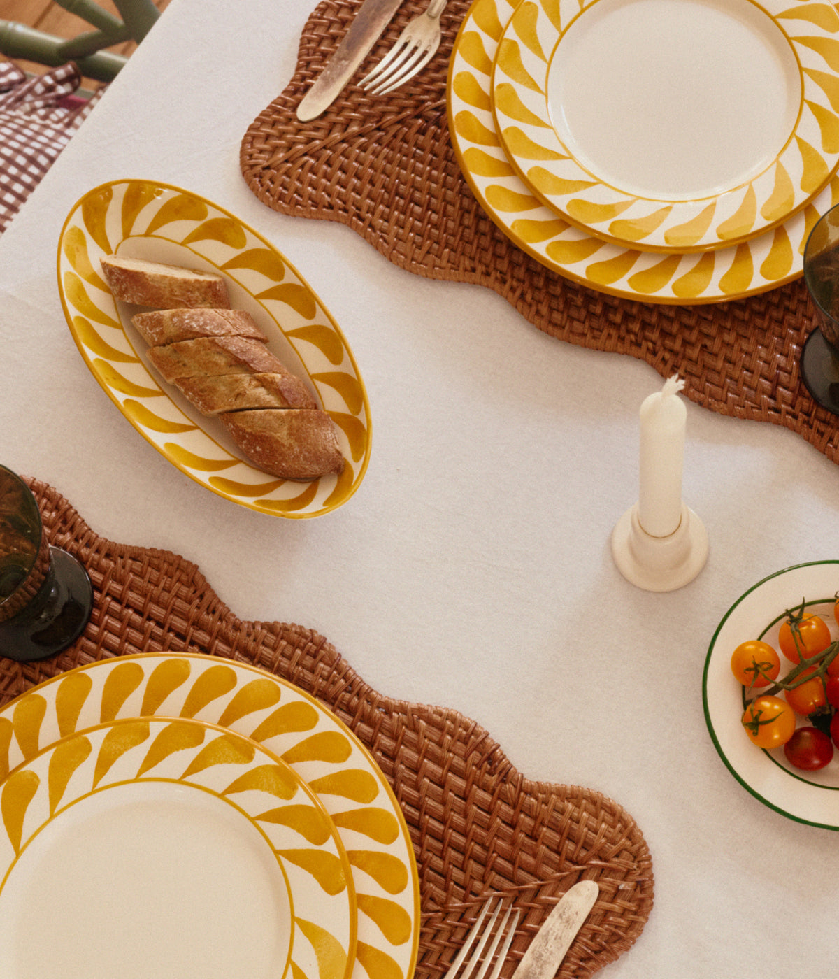 Swirl Small serving plate - Ochre 25.5x13 cm