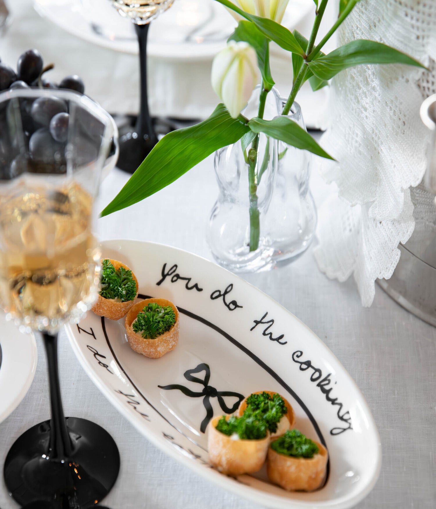 Bow Litet Serveringsfat - Svart 26 cm