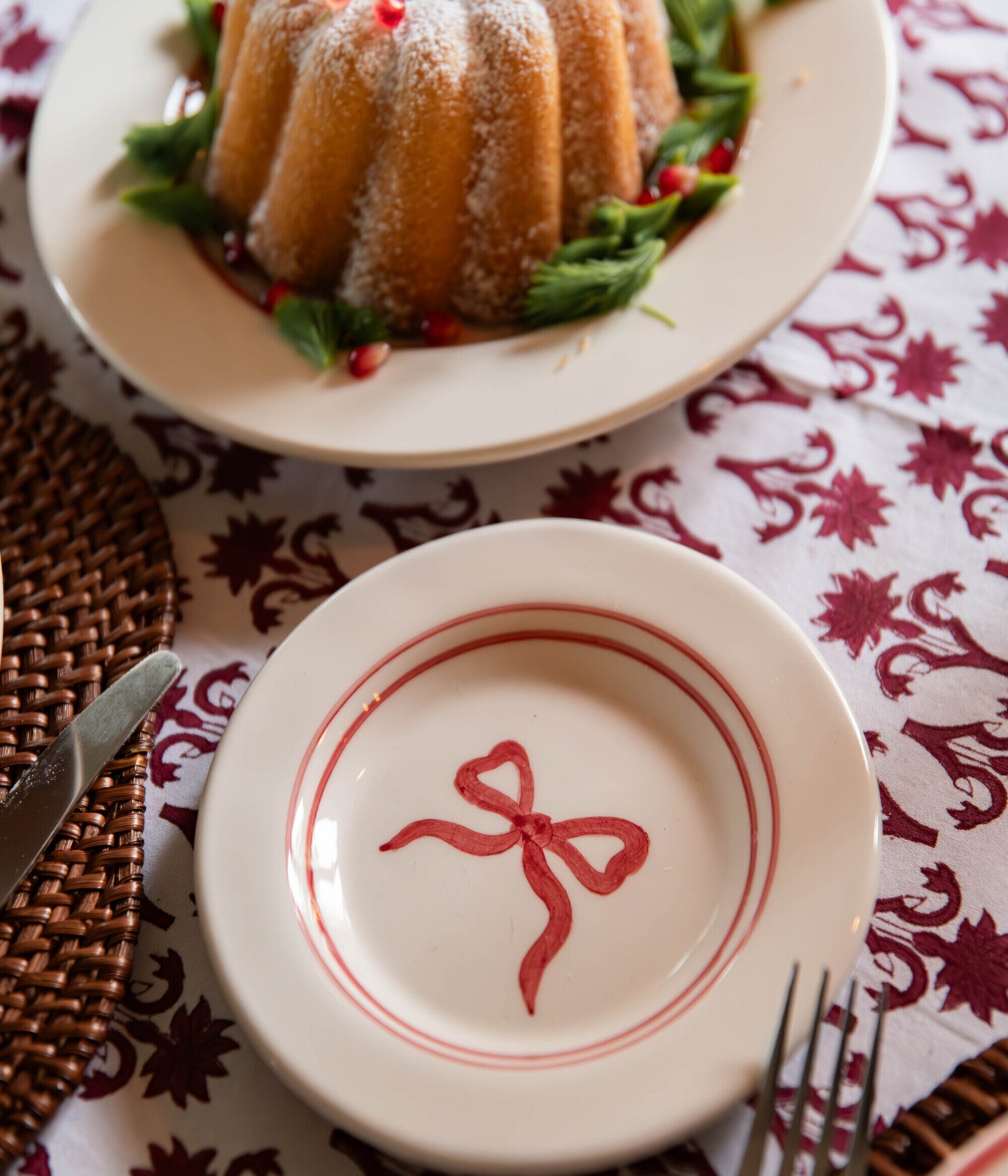 Bow Tapastallrik - Burgundy 15 cm