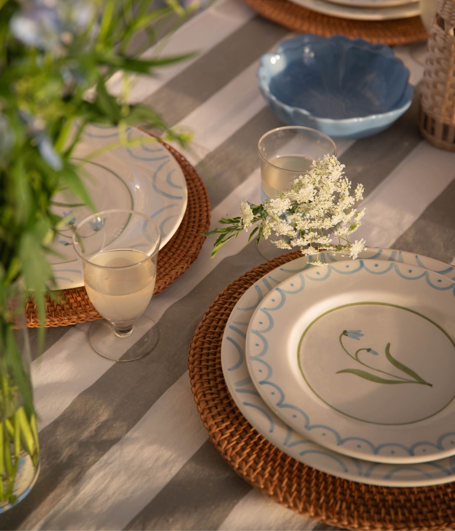 Cottage Flower Tallrik - Ljusblå 28 cm