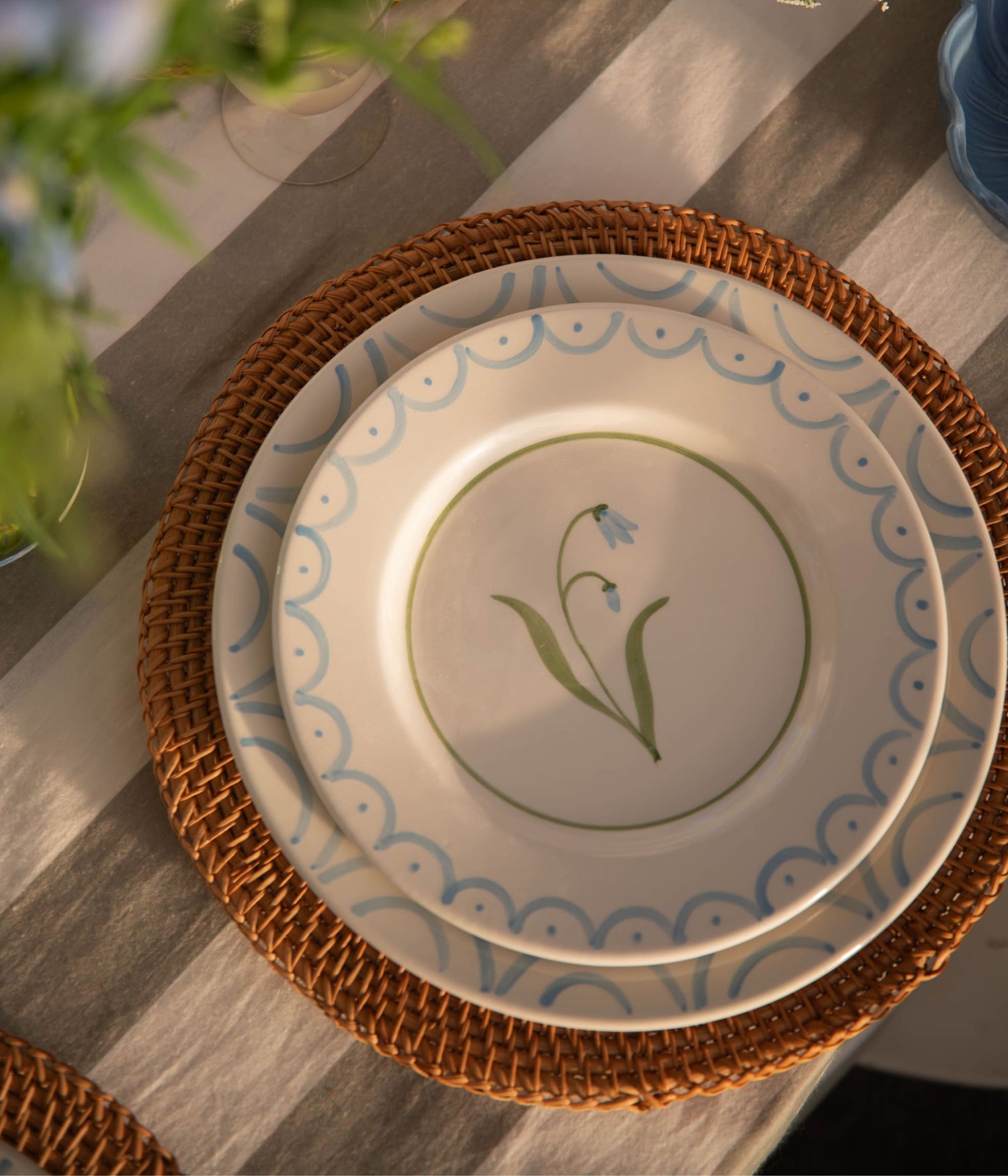 Cottage Flower Assiett - Ljusblå 22 cm