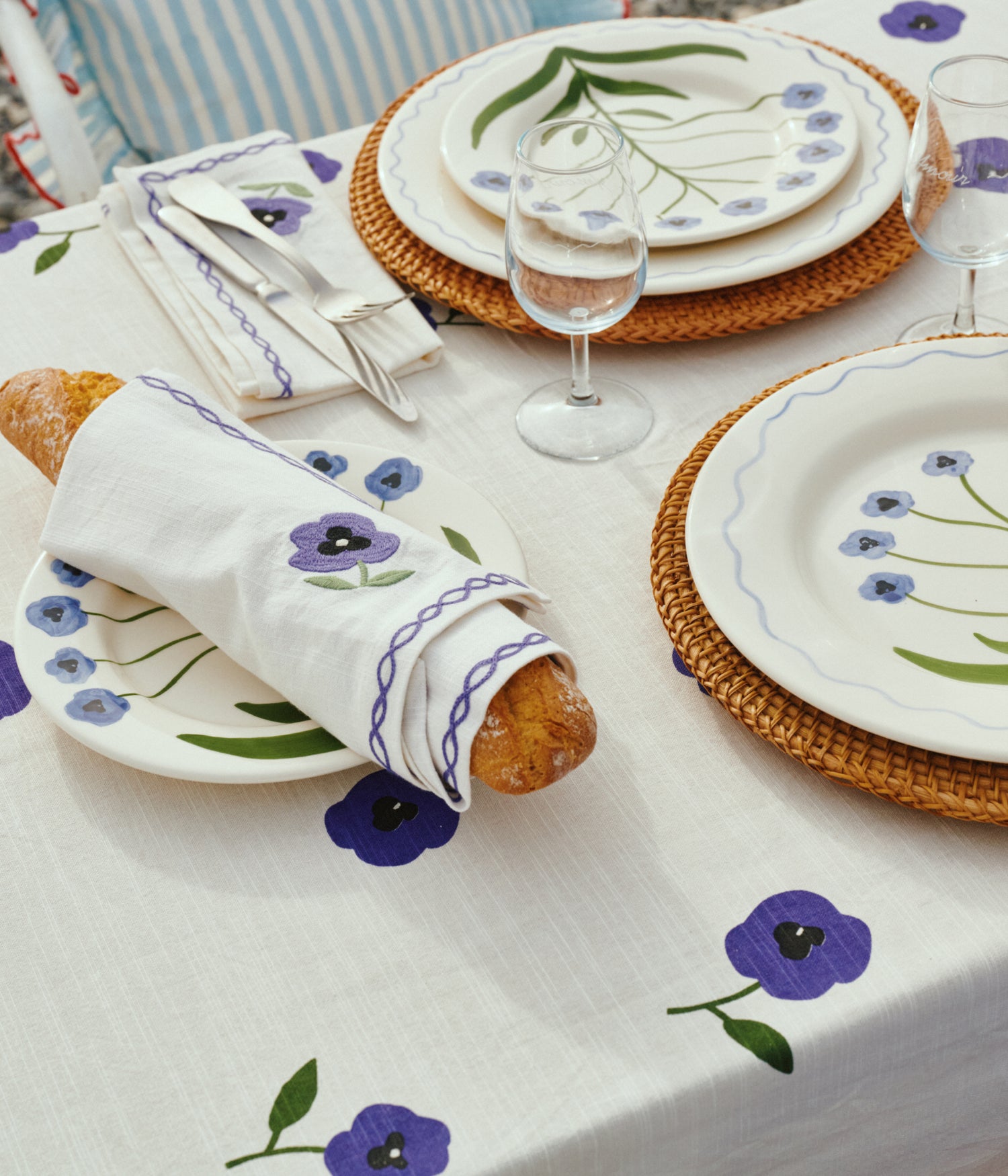 Madelen Möllard Pansy Bordsduk - Blue 150x250 cm