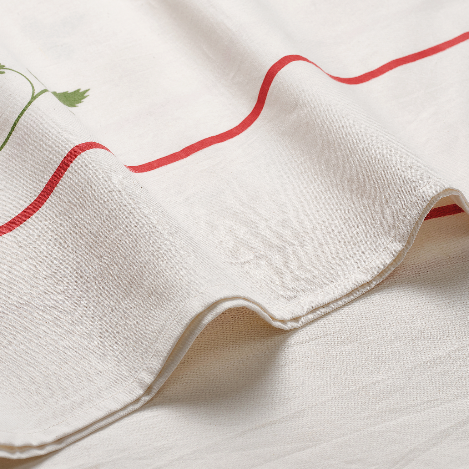 Wild Strawberry Bordsduk - Röd 150x250 cm