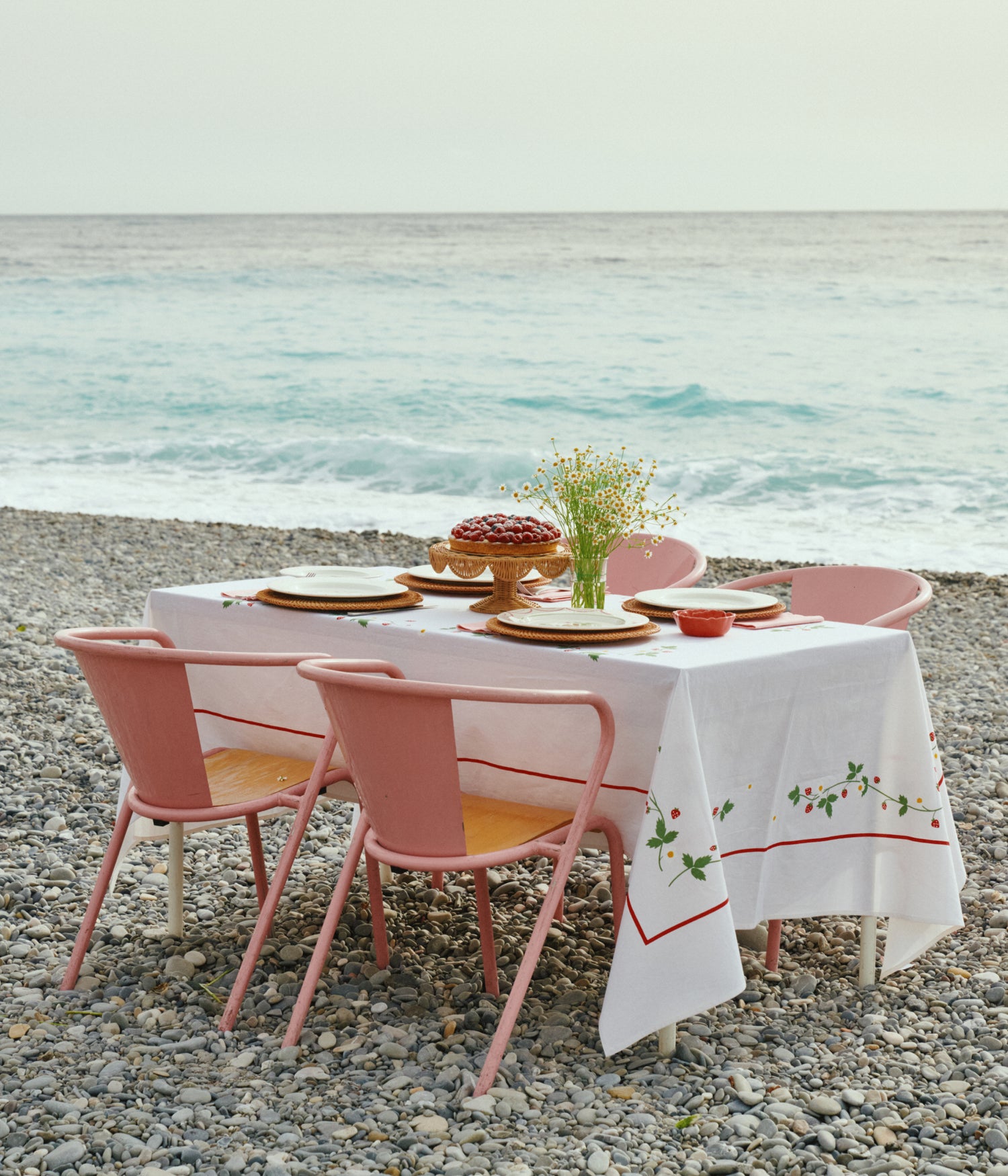 Wild Strawberry Tablecloth - Red