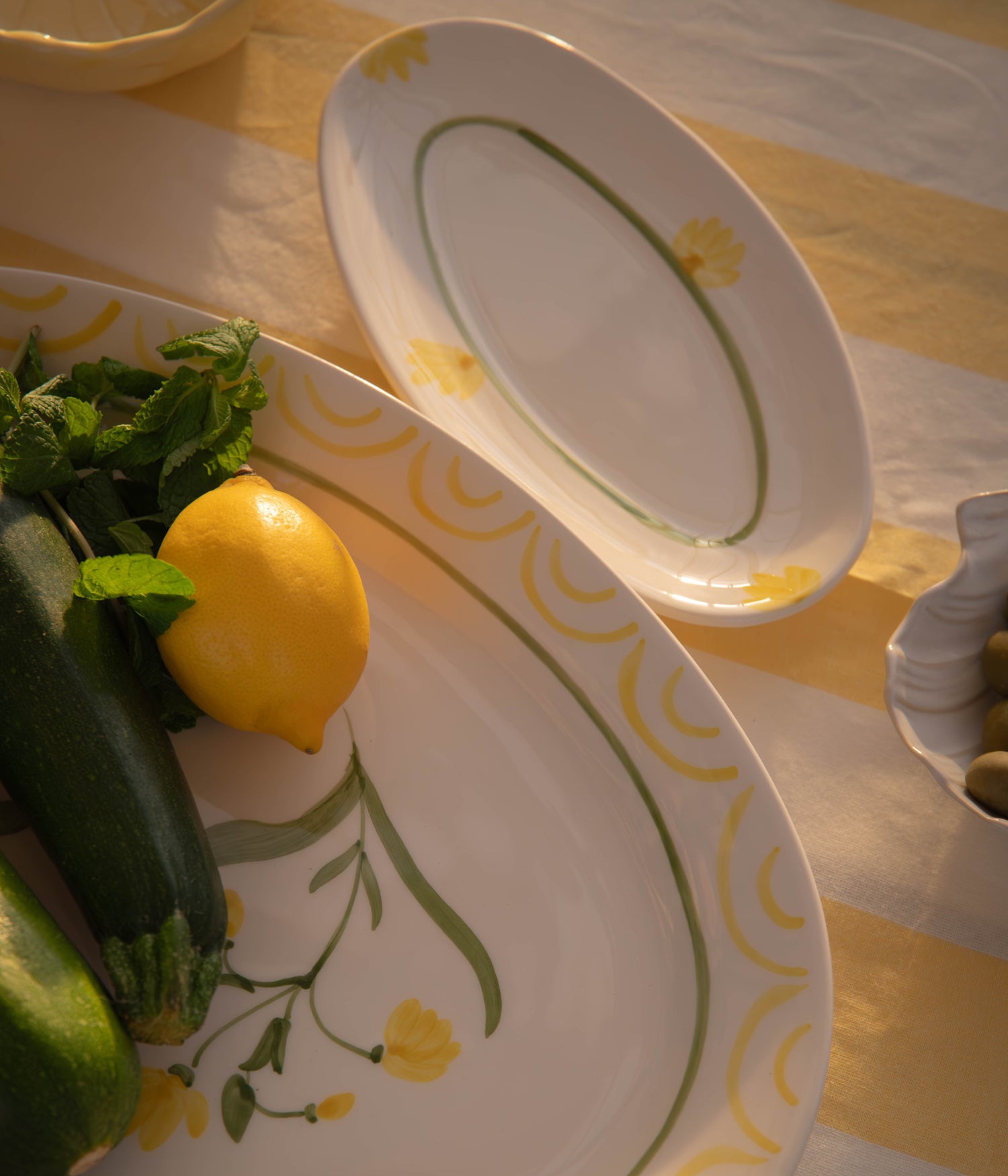 Cottage Flower Litet Serveringsfat - Gul 22 cm