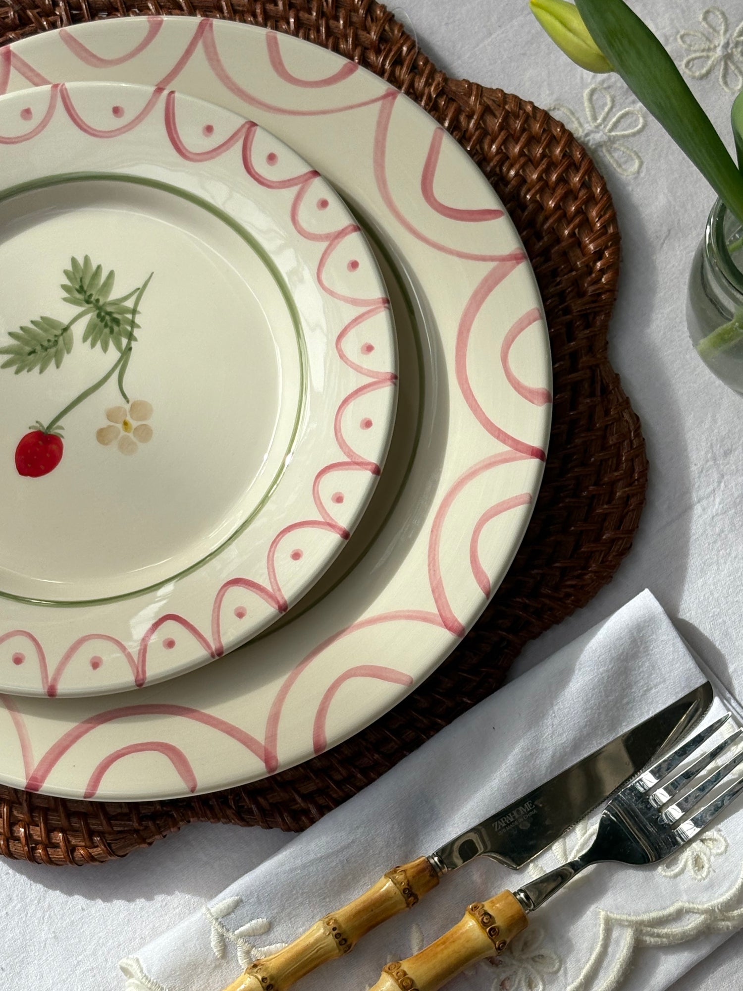 Scallop Rattan Placemat Dark Brown - 36 cm